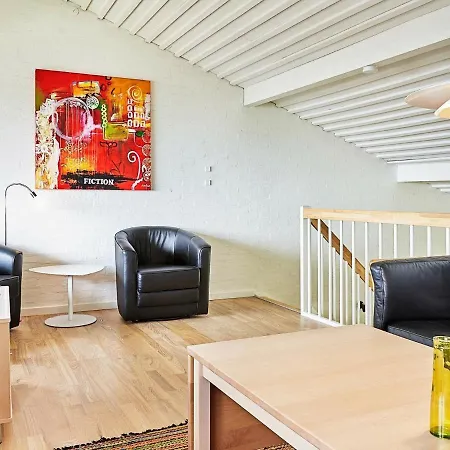 Lavish Holiday Home In Allinge With Sea View بيت للعطل